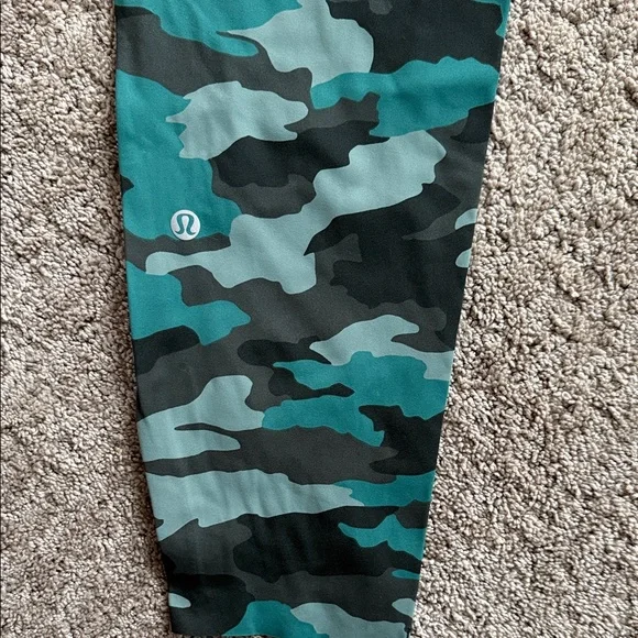 Lululemon Athletica Green Camouflage Leggings - Picture 2 of 2